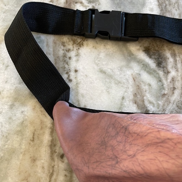 Fanny pack-hairy belly - Picture 2 of 6